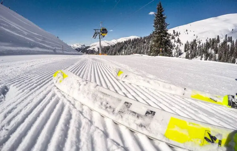 Ribbeltjes piste met ski's