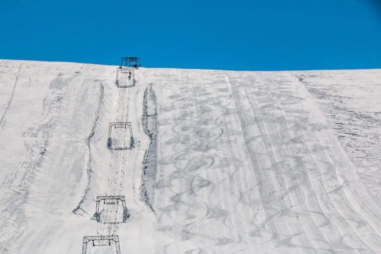 Skiën in de zomer in het Fonna Glacier Ski Resort