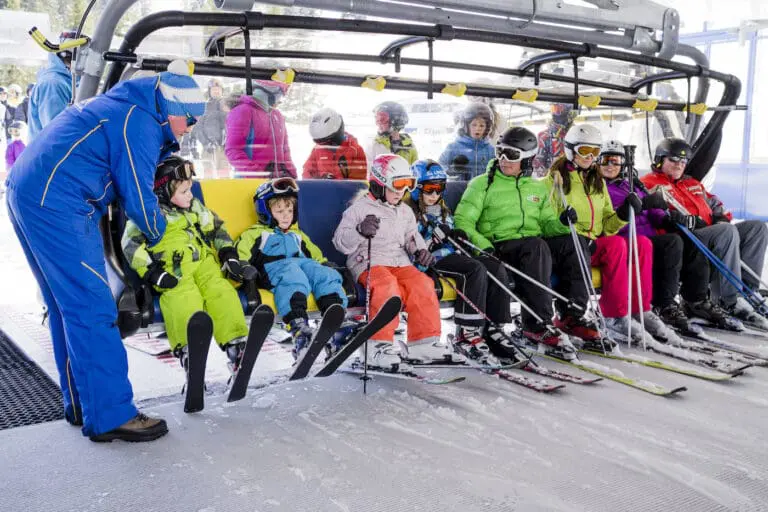 Kinderen in de stoeltj
