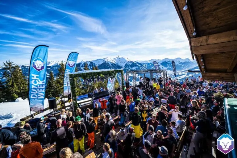 Feest tijdens Dutchweek Saalbach op de piste