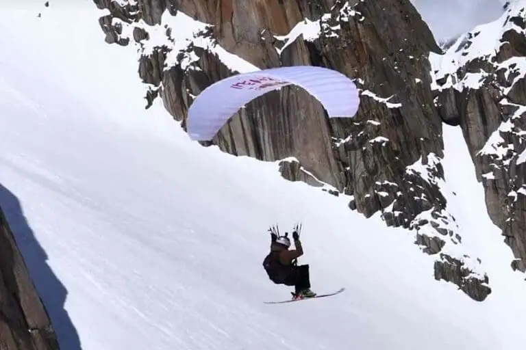 Skiën en paragliden op een gletsjer in Frankrijk