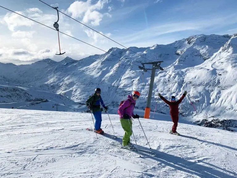 Skiërs op de piste in Gurgl tijdens wintersport november