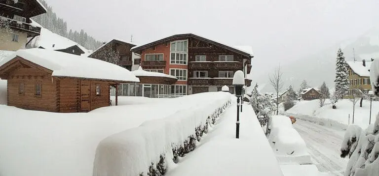 Sneeuw in Mittelberg, Kleinwalsertal
