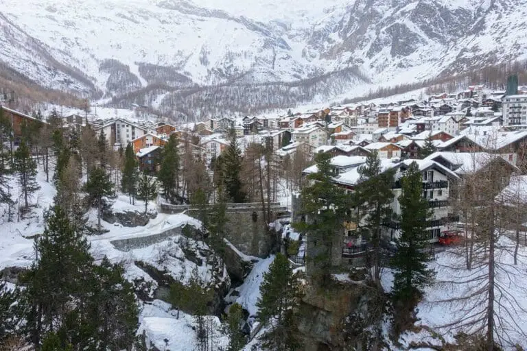 Saas Fee uitzicht op dorp