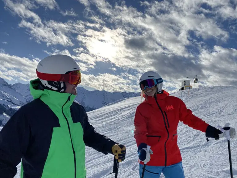 Wintersporters op de piste