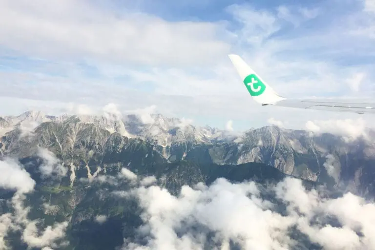 Wintersport vliegtuig oostenrijk vliegen transavia