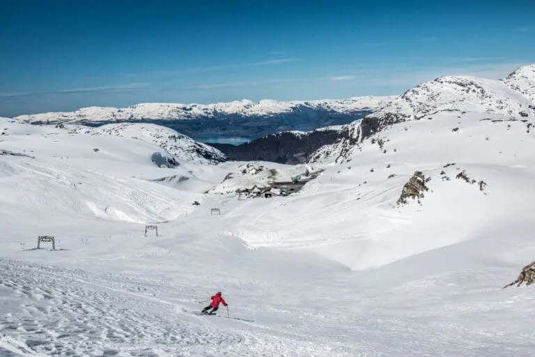 Fjordskien Fonna Glacier Ski Resort