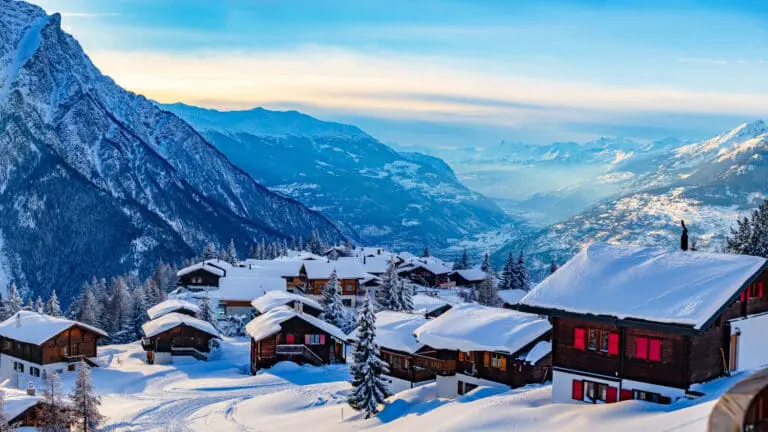 Uitzicht op Brig vanuit Rosswald