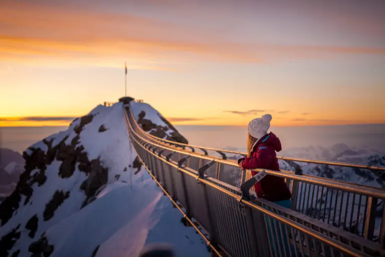 Peak Walk hangbrug op Glacier 3000