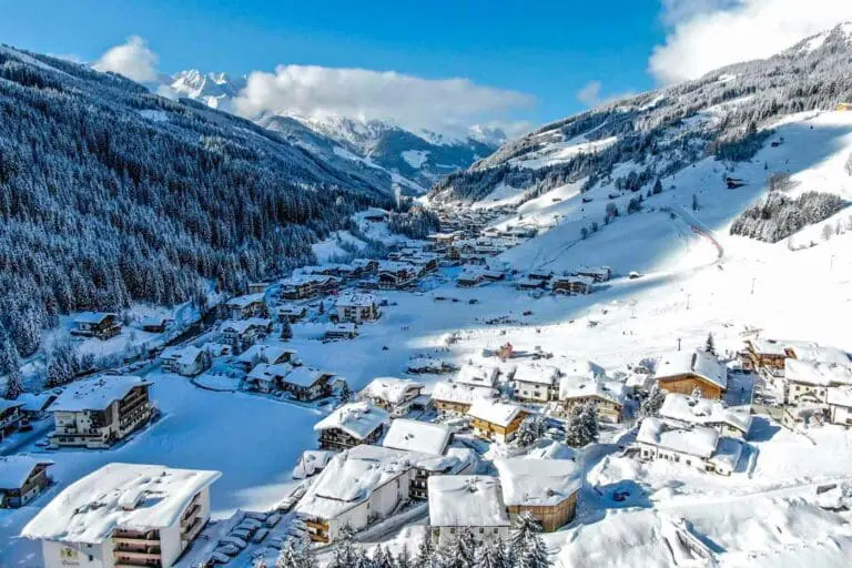 Gerlos dorp in de Zillertal Arena wintersport februari