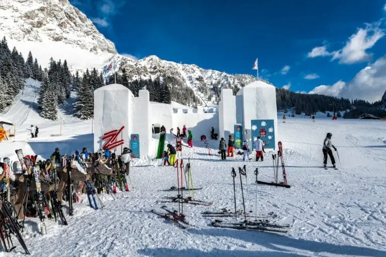 Sneeuwkasteel op de Ehrwalder ALm