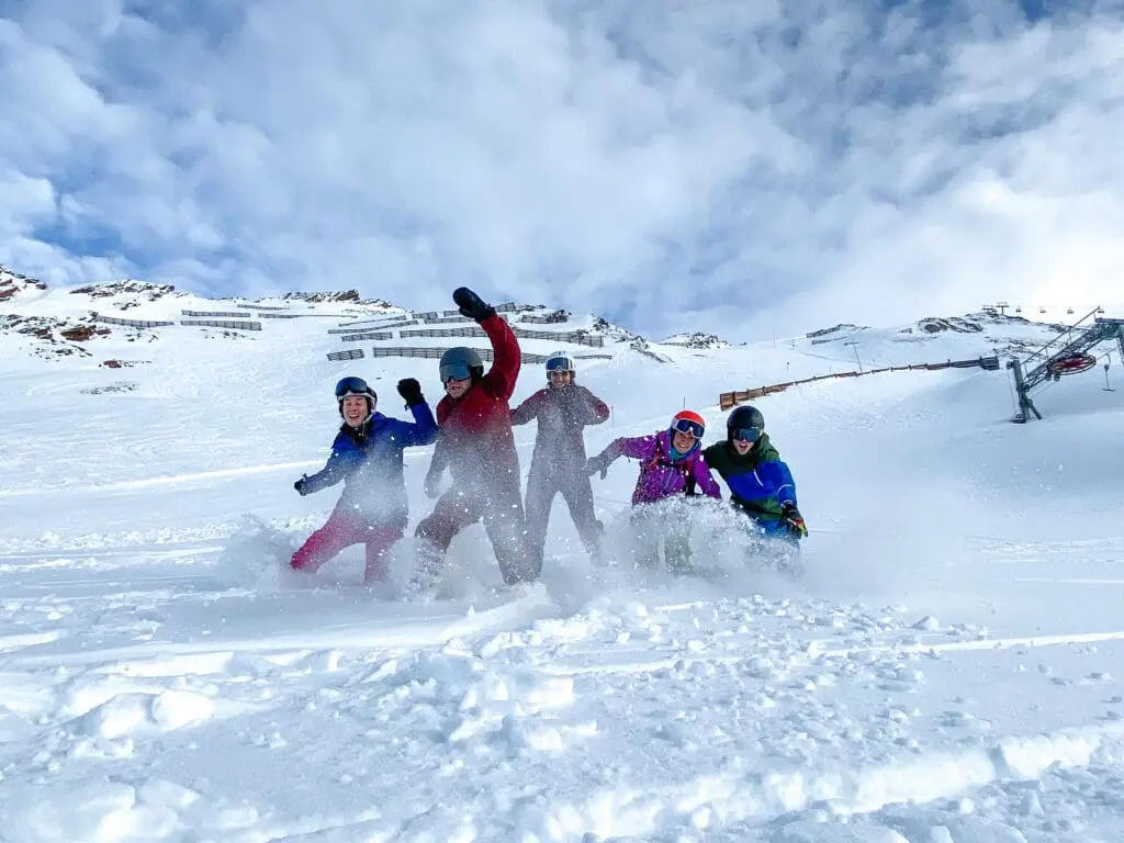 Groep op wintersport