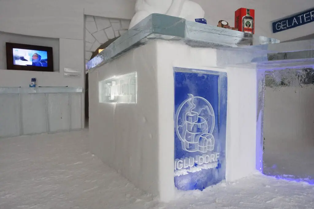 Iglu-Dorf bar