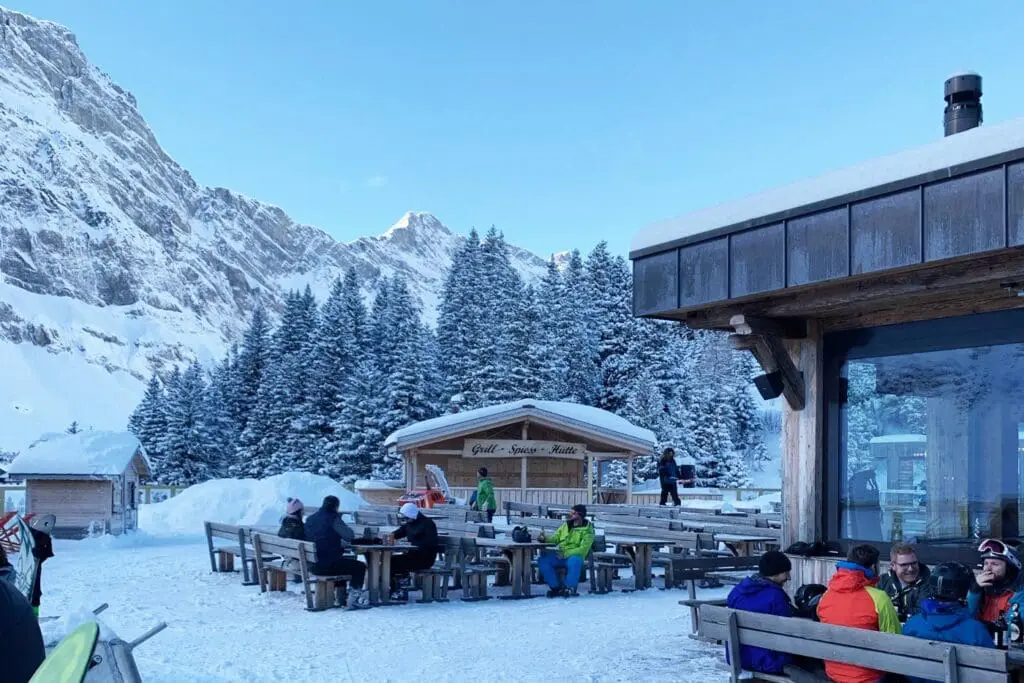 Lunchen bij berghut Trubsee