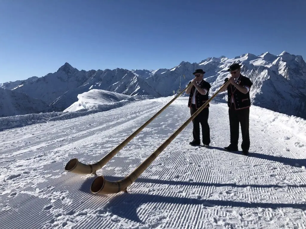 alpenhoorn op de berg
