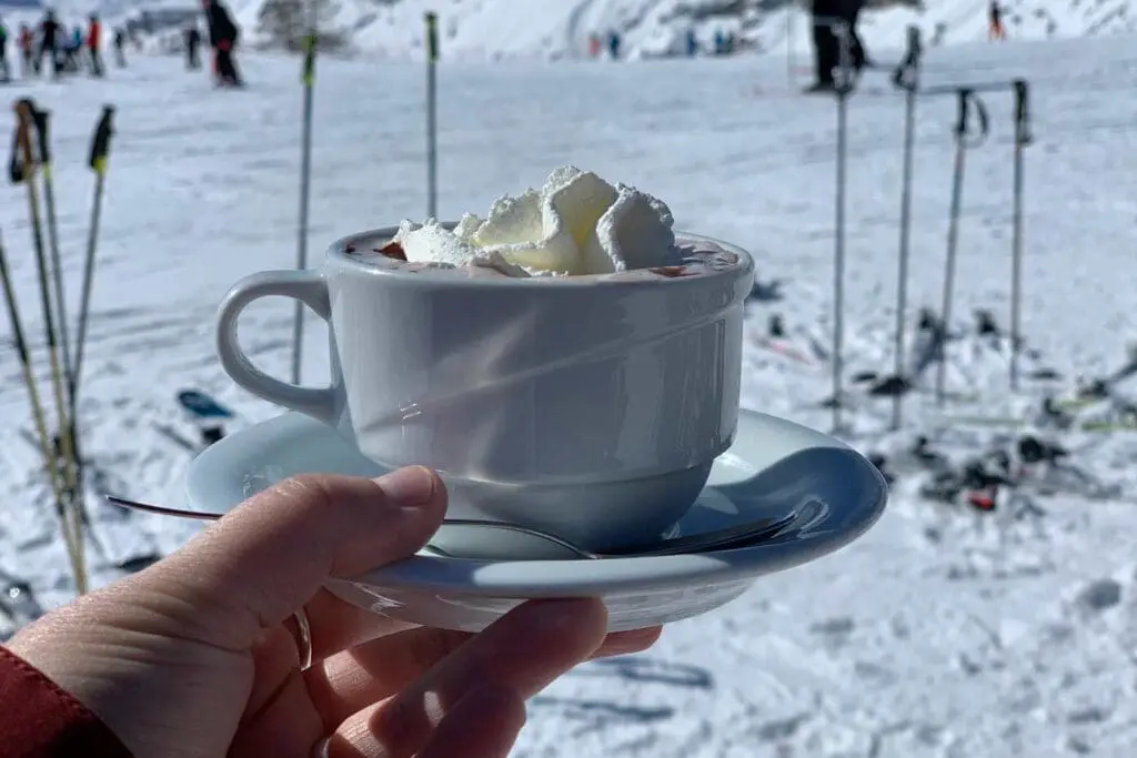 Warme choco met slagroom