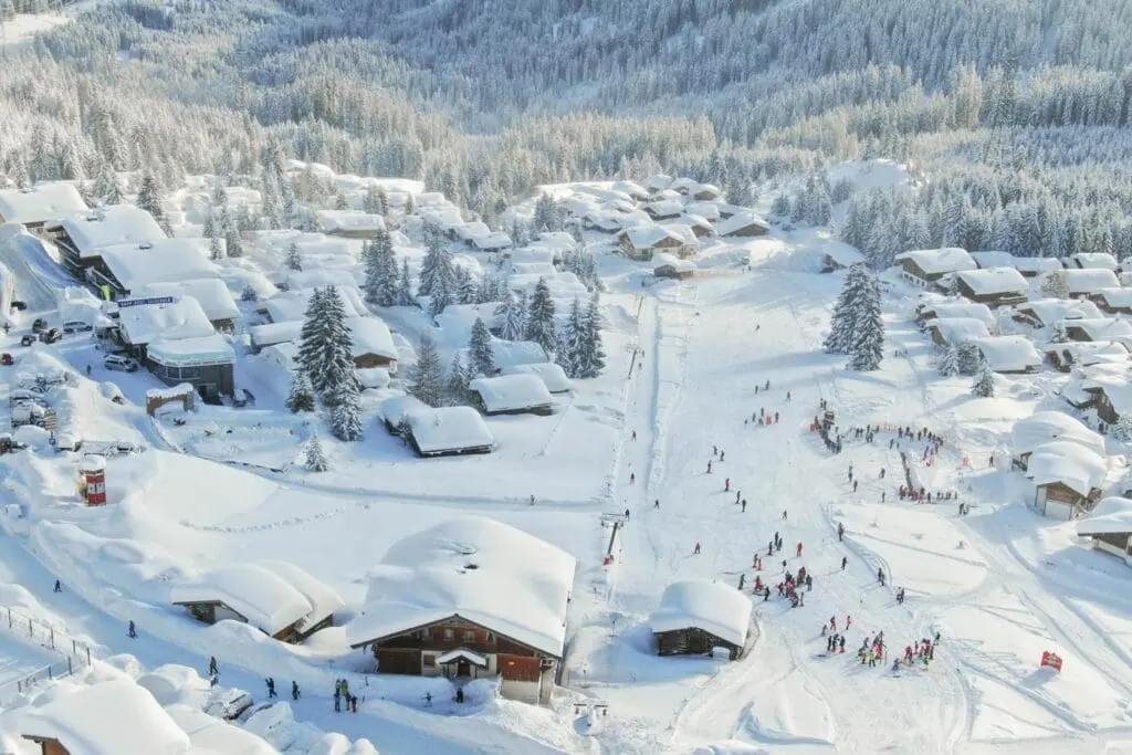 Pistes en huizen Königsleiten