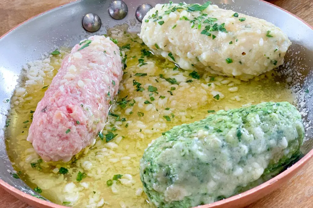 Italiaanse wintersportgerechten Knödels