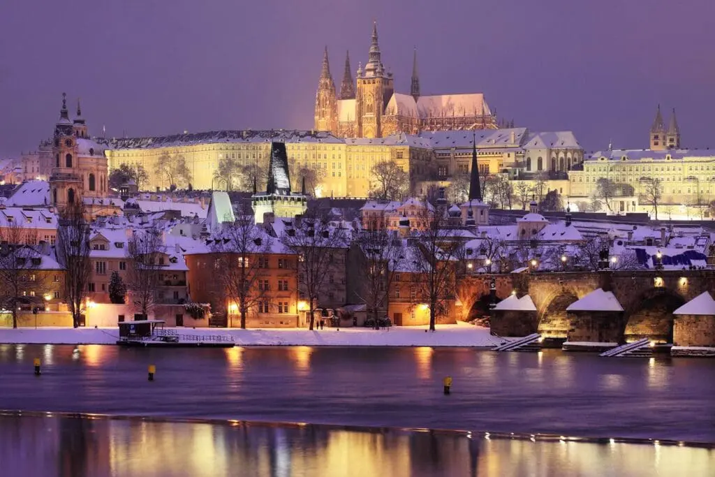 Winters Praag in de avond