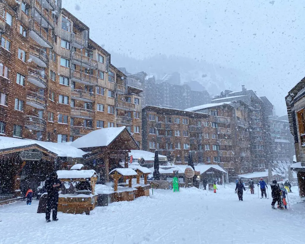 Dorp Avoriaz sneeuw