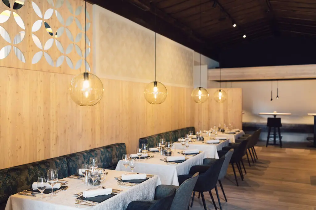 restaurant
