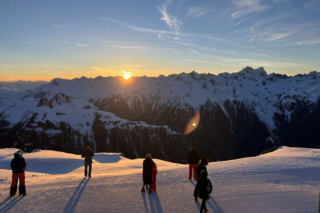 zonsondergang op de berg in Ischlg