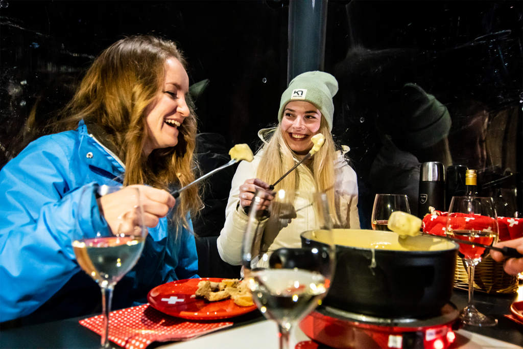 Activiteiten in Saas-Fee/Saastal - fonduen in een gondel