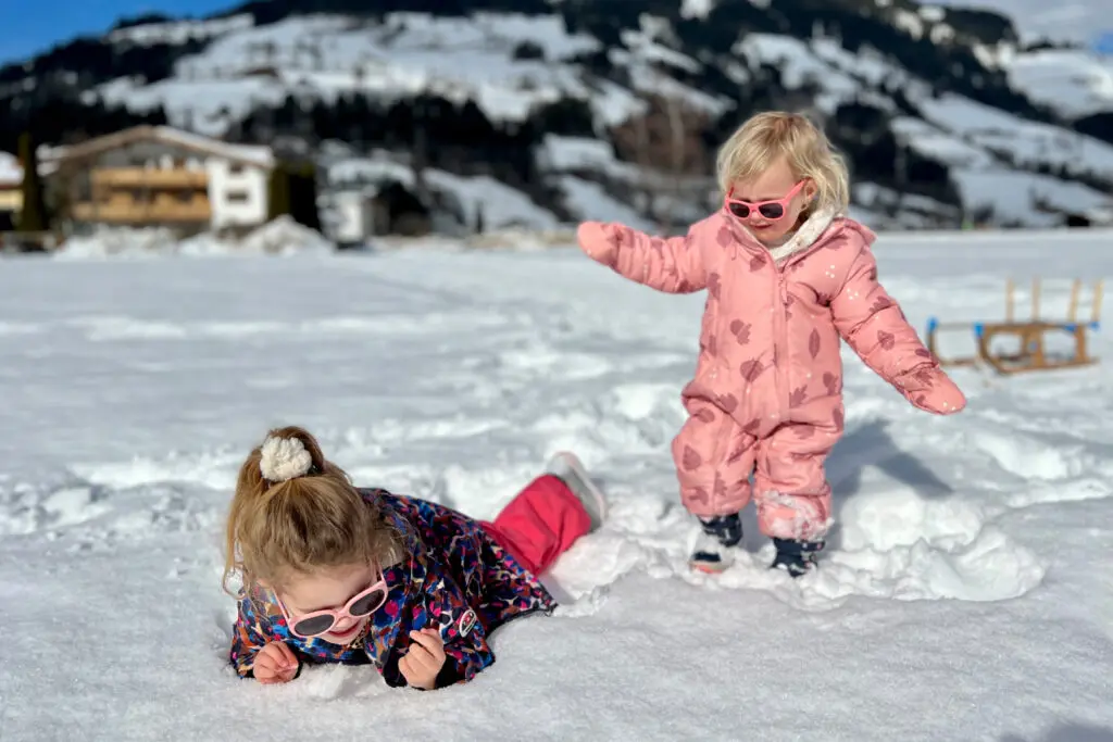 kinderen in de sneeuw