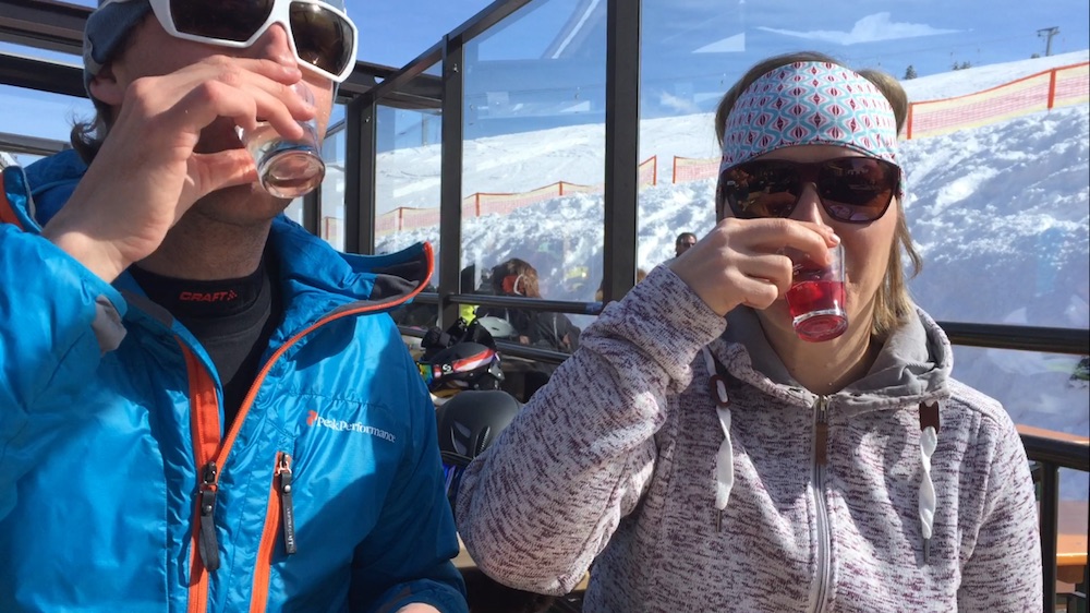 Schnapps drinken op wintersport