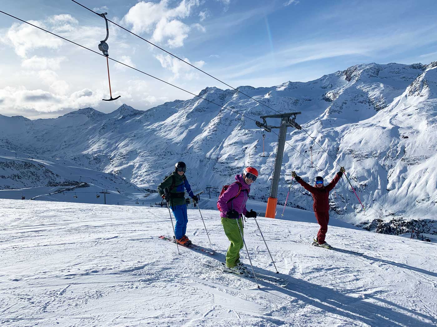 Skiërs op de piste in Gurgl tijdens wintersport november