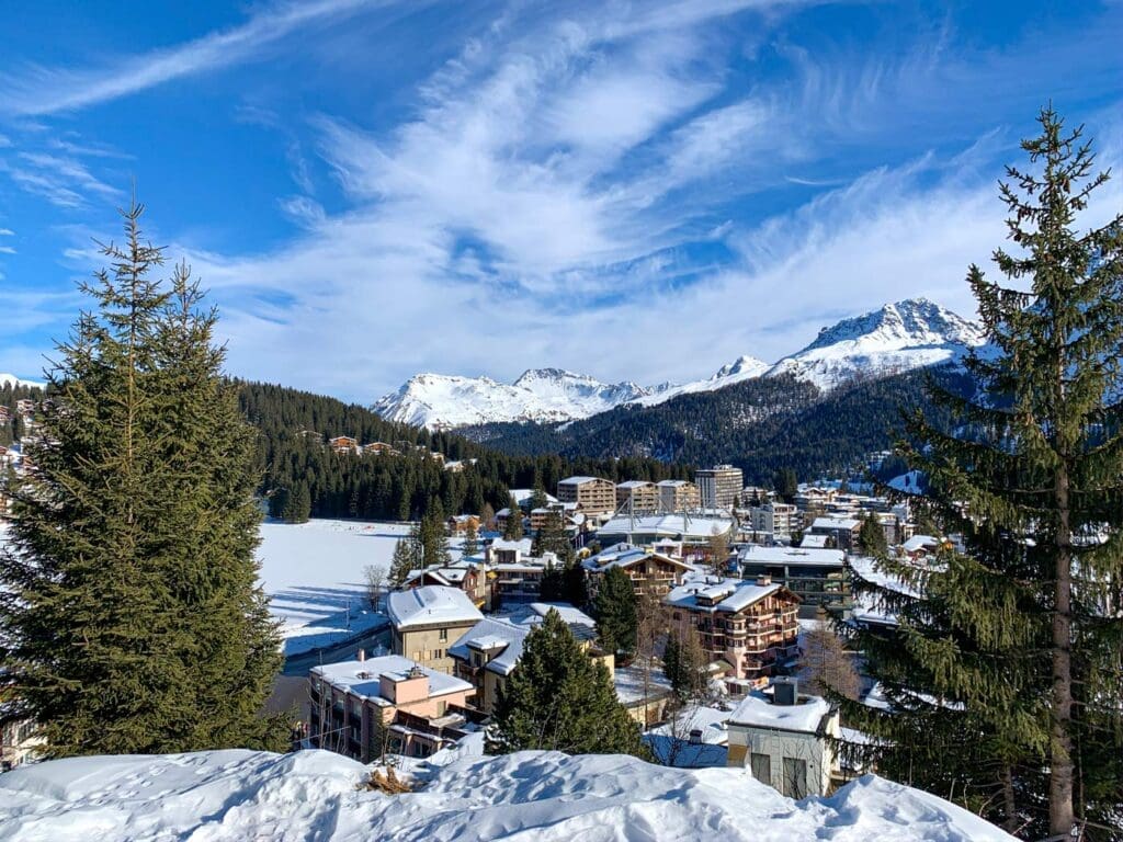 Dorf Arosa beherbergt Skiurlaub Januar