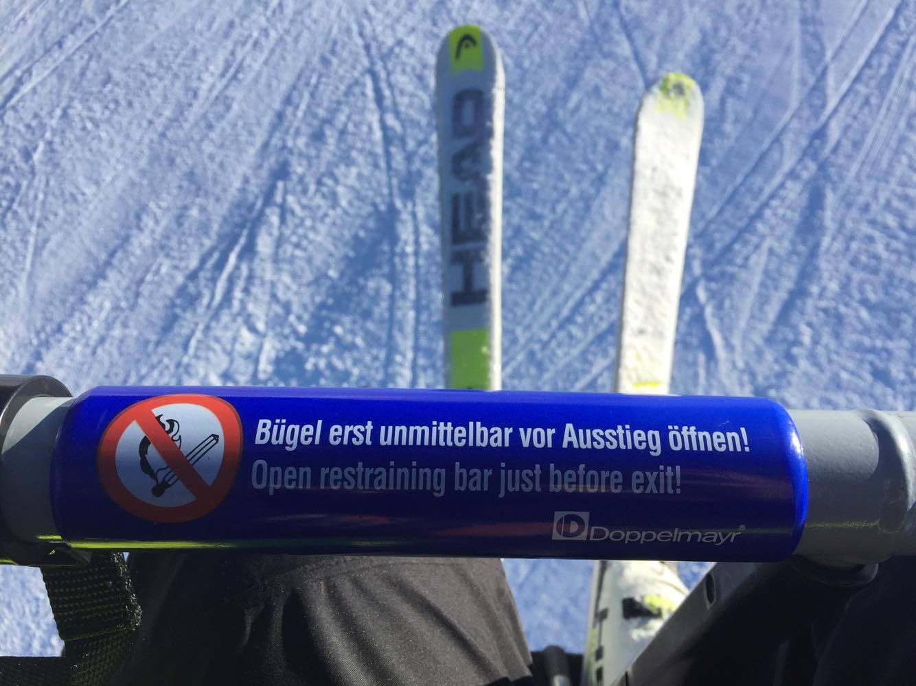 Waarschuwing: niet roken in skilift