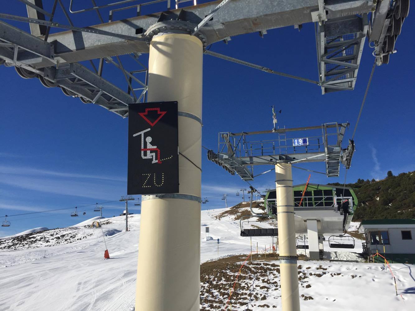 Waarschuwing close zu skilift
