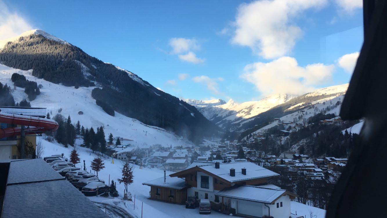 e90d563c-f2aa-41b8-963a-20bc6e615418