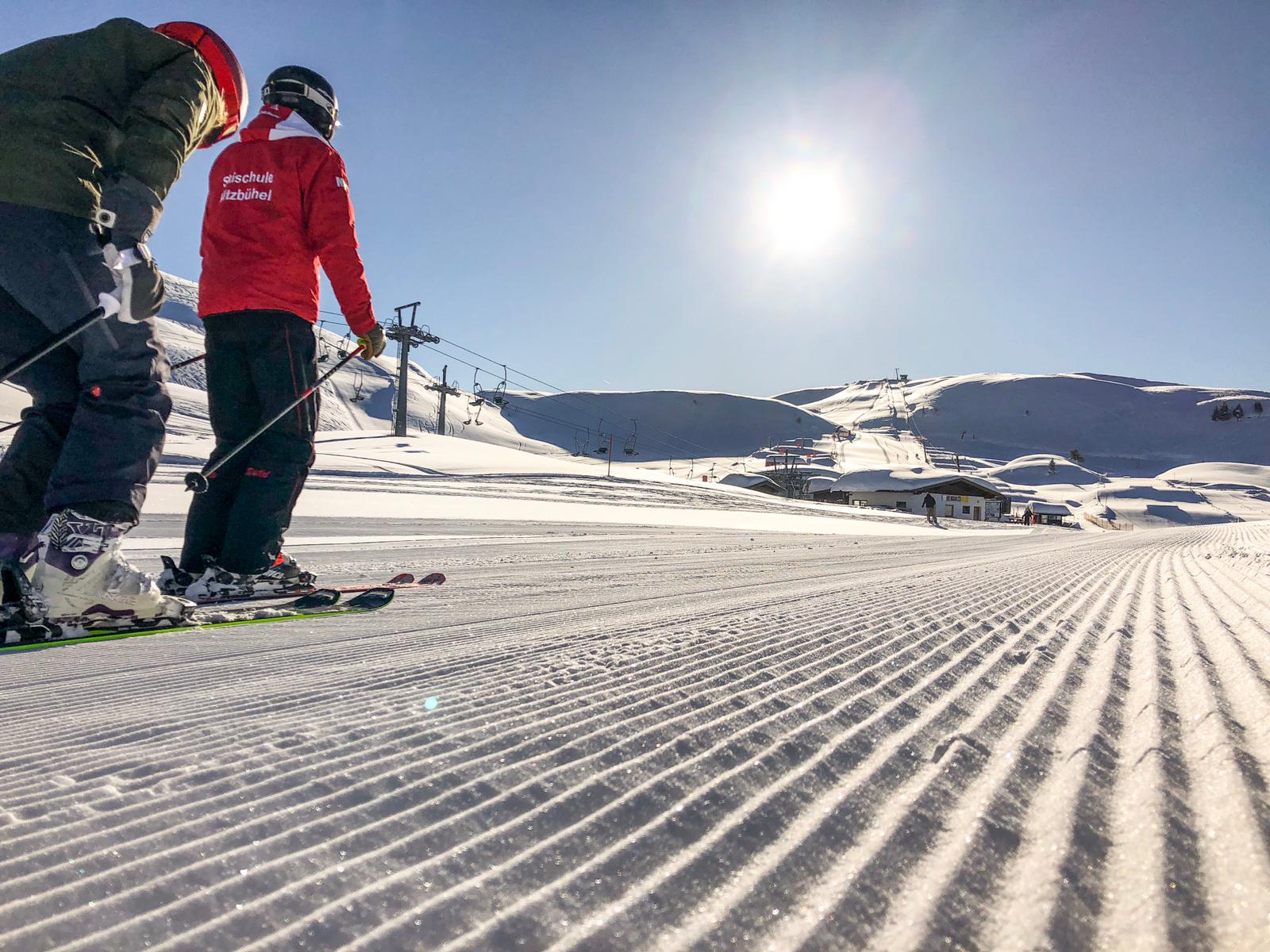 Skiën op een ribbeltjes piste in Kitzbühel