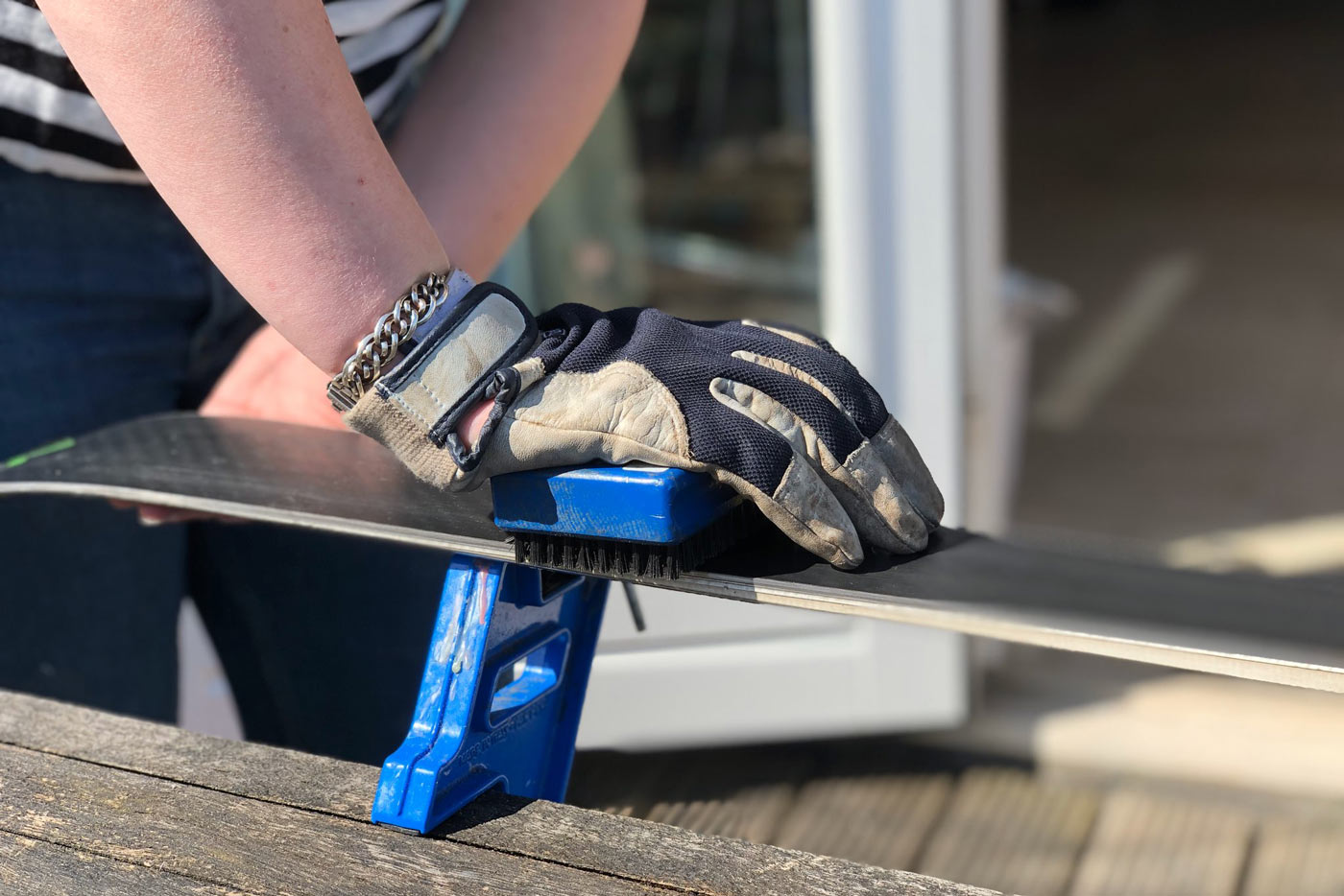 Borstelen voor ski's waxen